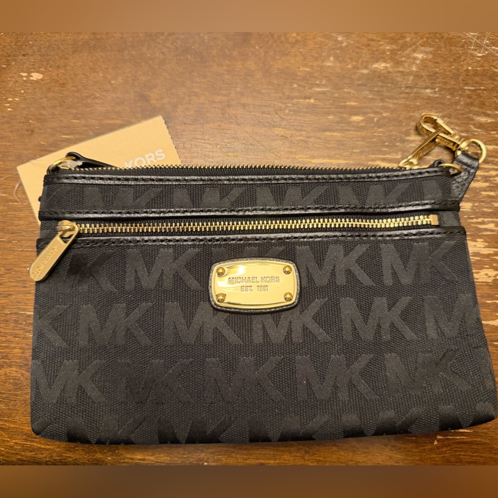 NWT Michael Kors Jetset Wristlet